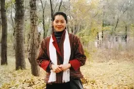 茅盾文学奖上的女作家，优秀作品，抚慰着浮躁的灵魂，两位已离世图片