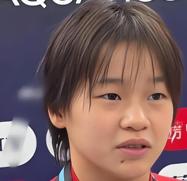 全红婵归队了！她变化真大，身材高挑颜值抢眼	，留了长发气场强大