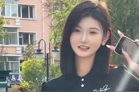 女孩身高2米26貌美如花，妈妈天天发愁：白长那么好看，没人敢追图片