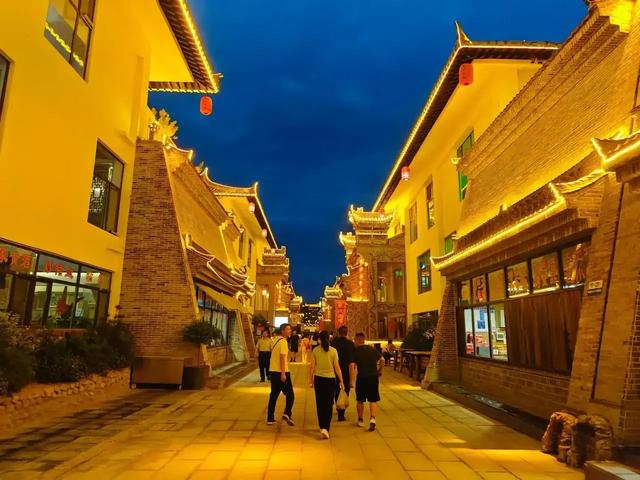 文旅走向“内需主战场”，系统性重塑五大支柱‌，能撬动营收引擎