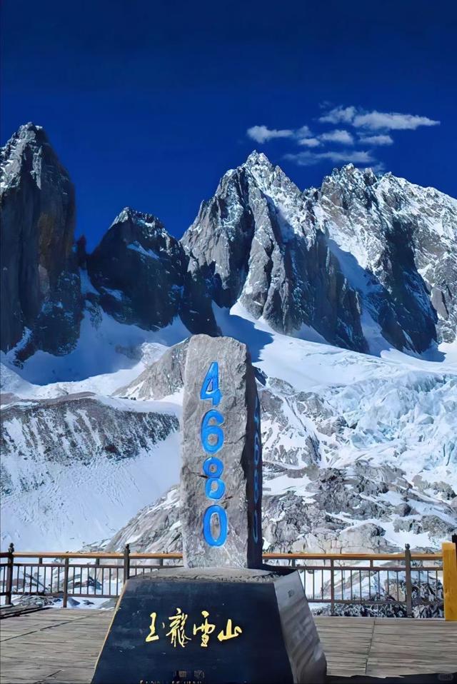 云南下雪了？你没有听错！云南两地飘雪了，美不胜收