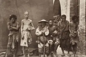 古代闹饥荒，百姓吃草根、啃树皮，为何放着河里的鱼虾不抓？图片