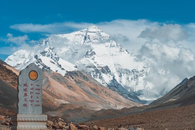 喜马拉雅山谷15人困3天！直升机求援被拒，救援队距营地1.8公里