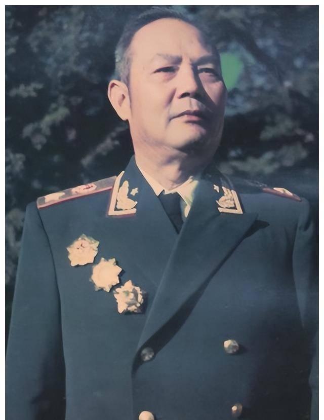 49年他婉拒了新中国外长职务：若不拒绝，恐怕开国元帅名单要改写