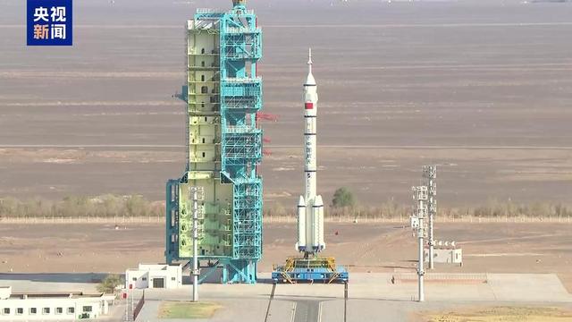 神舟20号疑遭碎片撞击，引发世界关注！中国紧急启动在轨体检程序