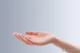 心虚与手抖的关系图片