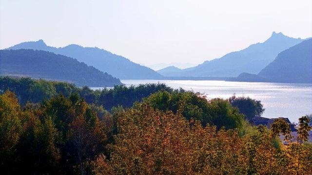 一起来看紫蒙湖秋日美景→