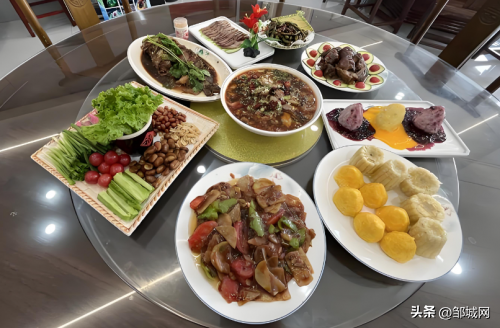 北京一家去河北，每人80吃住农家院，酒菜上桌妻子惊呼：不亏本吗