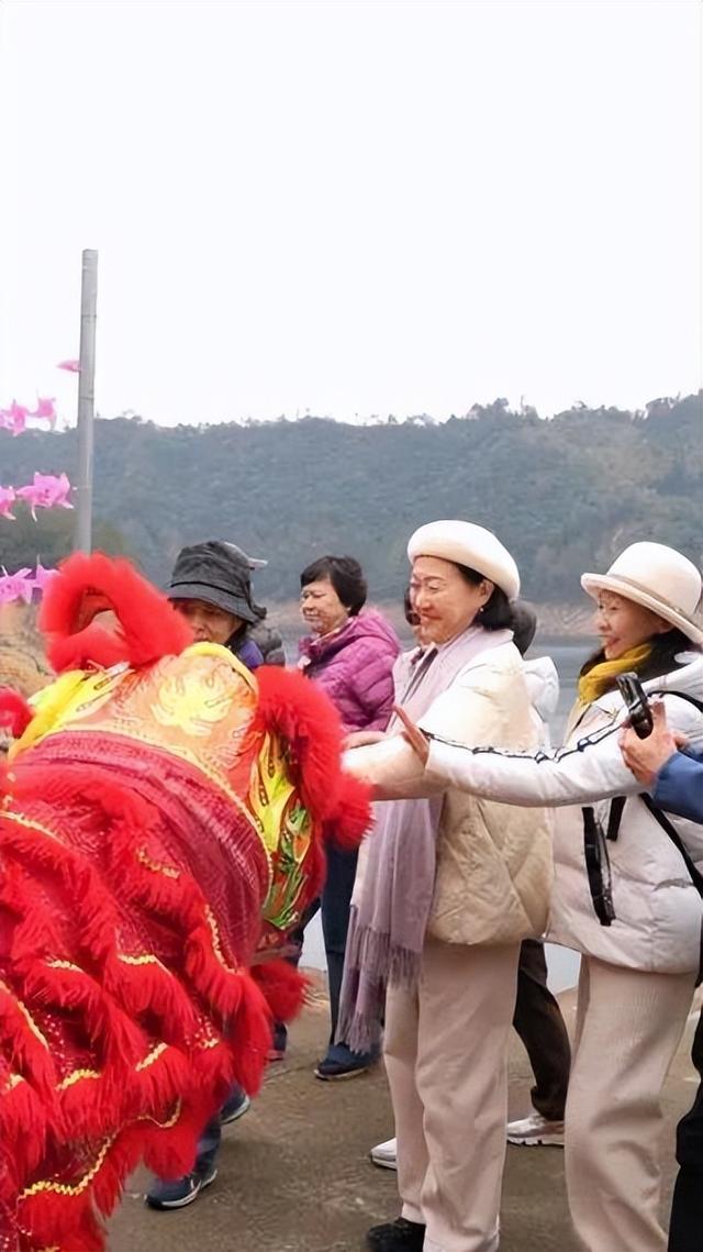 云和迎来一波打“飞的”青岛游客