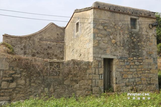 平潭百厝行丨深坞村41号，开在花河边的浪漫石厝