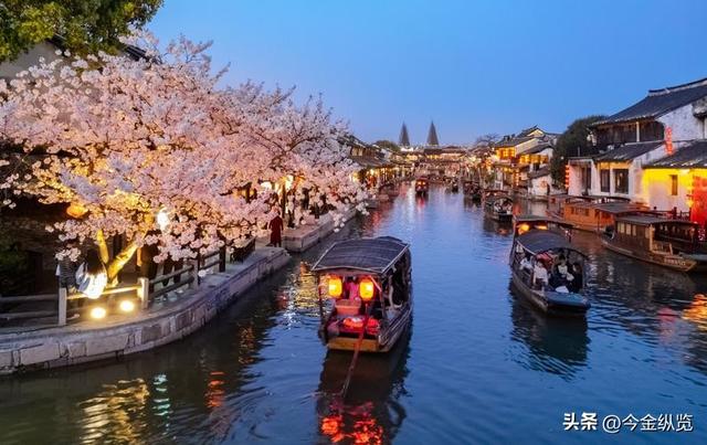 古镇“过度商业”是假象！真正问题：它商业得不够高级，没灵魂！