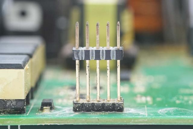 重达18斤的大块头，内部全是灰，麦格米特15kW充电模块拆解