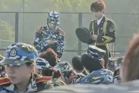 浙江36岁女老师出轨的学生，人称金职蔡徐坤，难怪女老师招架不住图片