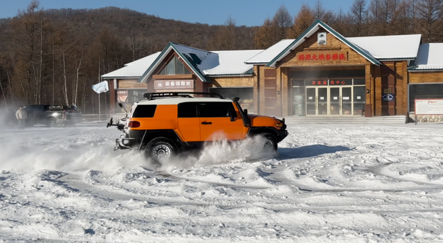 “冰超”2025年汤原县大亮子河林海雪原汽车极限穿越活动