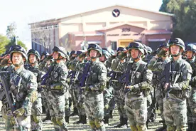 数百名解放军全副武装，巴基斯坦反恐开始，随时可能由训转战？图片