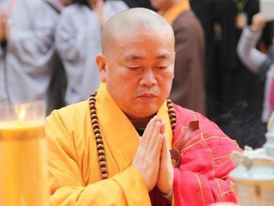 十年隐忍，一朝反转！十年前举报释永信失败的释延鲁，现在该笑了