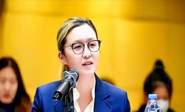 陪睡陪玩只是冰山一角！袭警、集体嫖娼、舔手指，各个离谱且意外