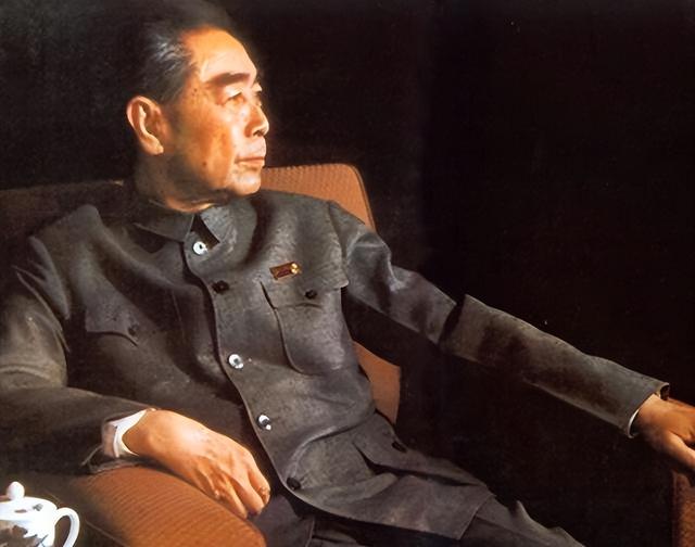 北京饭店建到14层时	，汪东兴惊出一身冷汗，立即上报：不能再建了