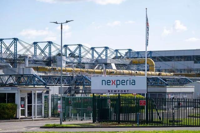 最后五分钟12亿涌入,中国大获全胜,外媒：荷兰政府开始向中国低头