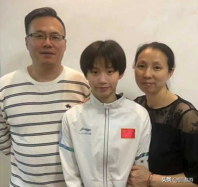 同是冠军父母，陈芋汐父母夸女儿很自律，全红婵母亲却说：胖点好