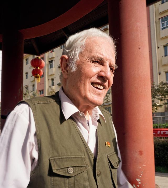 洋人弃婴被中国夫妻收养，后成中国顶级地质学家，最讨厌被叫老外