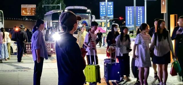 阿坝州暑期旅游领跑全国，增速全省第一