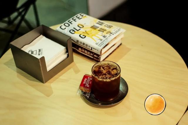 不走寻常路的国际化县城，关心一日三餐，更关心咖啡和汇率