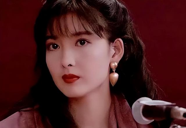 被戴8次绿帽子，3次被捉奸在床，这就是我们“玉女”守卫的爱情