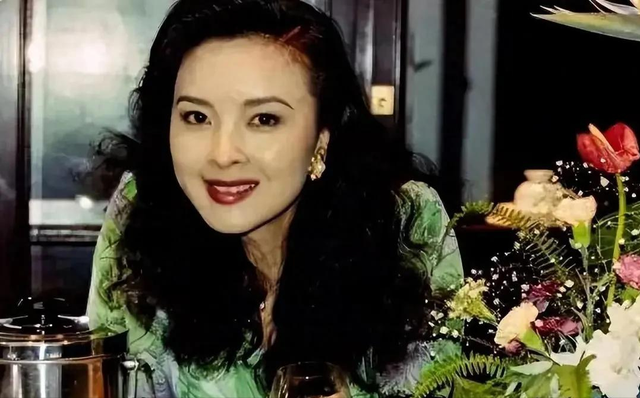 回国5天后安详离世！生前花20万美元盖学校，弥留之际包机回中国