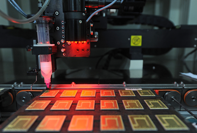 釜山会晤藏玄机！中国稀土拿捏美国军工，F-35产量拦腰砍