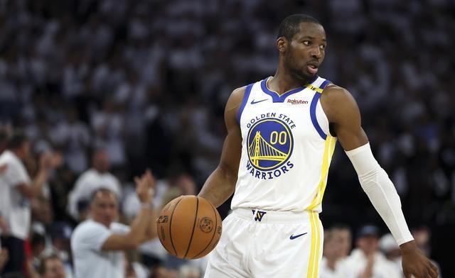 不看不知道，一看吓一跳，勇士的阵容，也太恐怖了，仍可以夺冠