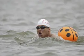 普通人游泳一千米需要多长时间图片