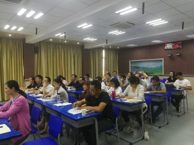 “一半初中生上不了高中！”人民日报给出回应，原来一切早有迹象