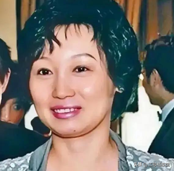 看了原配施幼珍的格局，才明白宗庆后去世后，宗馥莉为何能翻盘