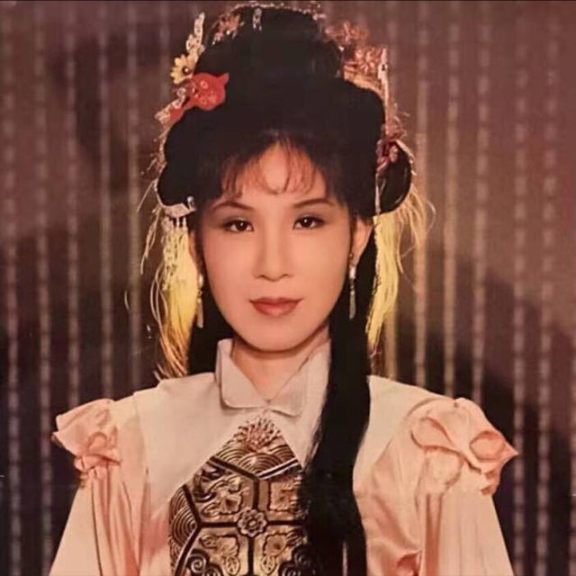 整容成瘾，甘做小三连生六胎，如今94岁住15平米公屋子女不管不顾
