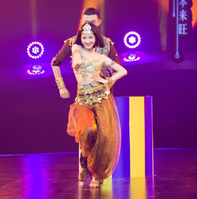 与陈晓闪婚领证传闻真相大白1个多月，毛晓彤近况曝出，并不意外