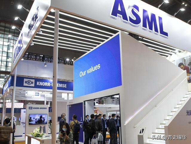 打脸美国禁令，荷兰依旧向中国交付光刻机，外媒：ASML要反水了？