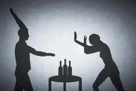 自私到了骨子里的人，习惯很明显，藏不住图片