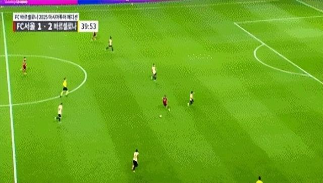 半场-亚马尔双响+被断致丢球莱万建功 巴塞罗那3-2首尔FC