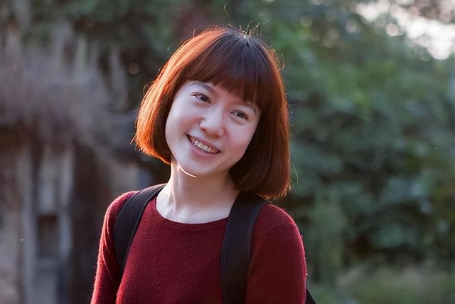 没想到	，杨振宁去世后，49岁妻子翁帆，竟因一个动作实现口碑暴涨