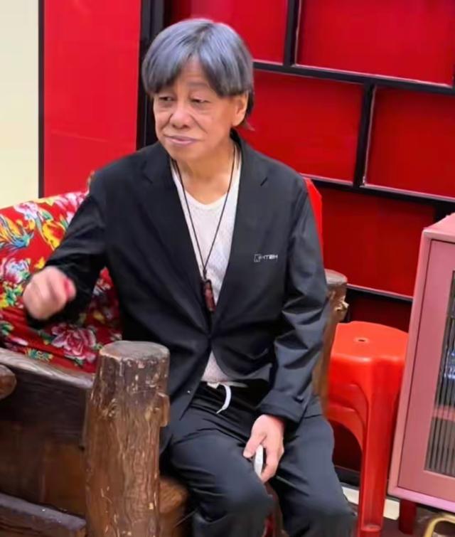 梁小龙好友曝细节，去世原因曝光	，走的时候家人在身旁，没受折磨