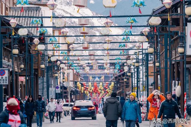 动车出行有多火?这个景区打破40年客流量纪录!