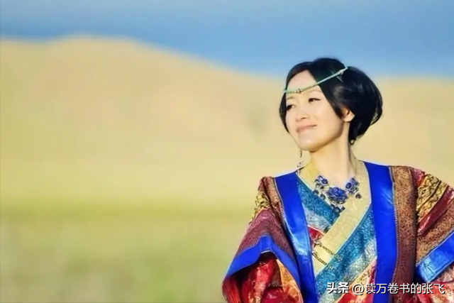 她连上5次春晚，私下却和恩师同居怀孕被骗流产，今57岁依然单身