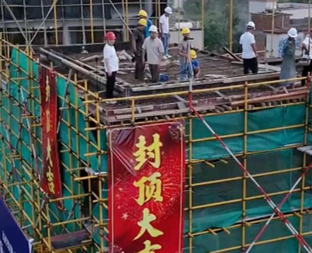 全红婵爸妈也没想到，别墅刚封顶，一家人就走上了大衣哥的老路