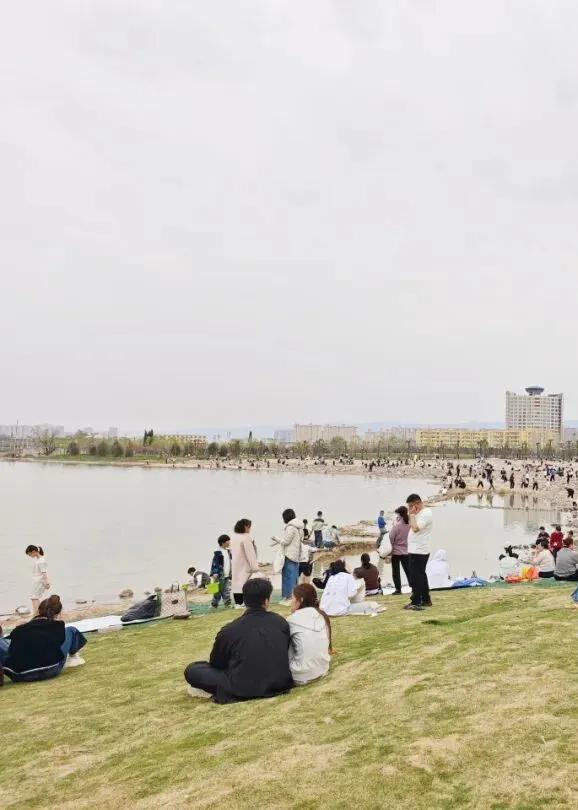 运城市中心藏了一片“海”!走,带你去看治愈系沙滩