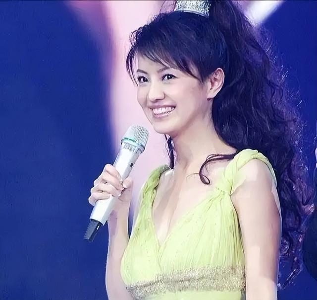 和撒贝宁同居四年，却转身和富豪在一起，没想到如今沦落至此