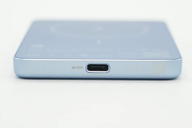薄至8.7mm，轻松放进口袋，小米22.5W 5000mAh磁吸超薄充电宝拆解