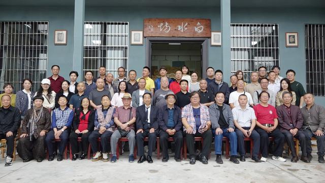 国庆节当天，南充嘉陵这条山沟逆天成了一帮文人墨客“打卡地”！