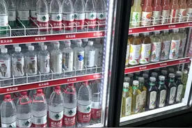 日常喝水有讲究！矿泉水、天然水、纯净水，有啥区别？图片