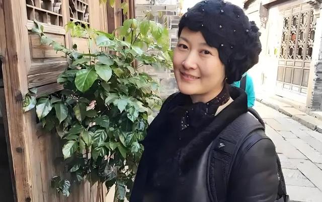 凭姿色4年借了17亿，靠“借钱”过奢靡生活的她，今下场令人嘘唏